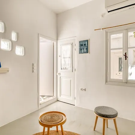 Semesterbostad Kentra House - Parikia Center *