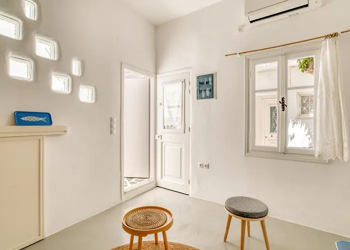 Semesterbostad Kentra House - Parikia Center *